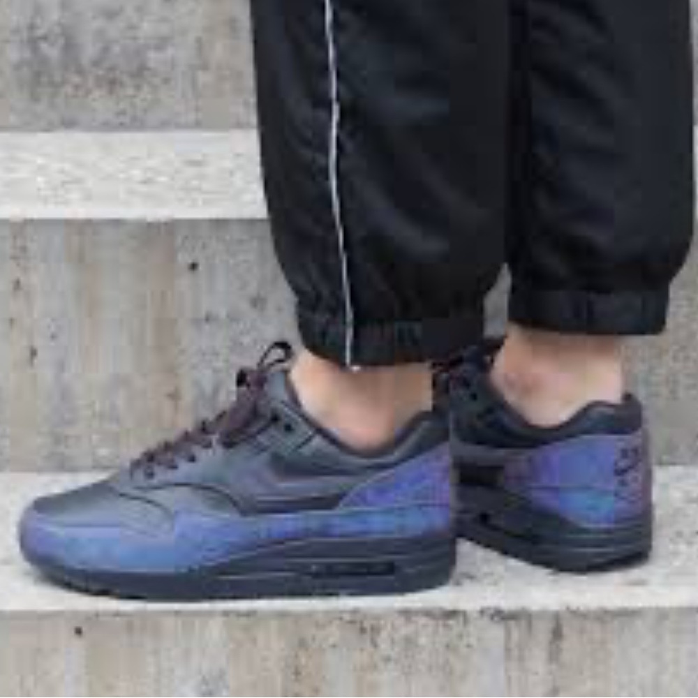 Nike💜Air Max 1 Lux 'Logo Prints' - 917691 001 - Wmns Size: 7.5 - Like New